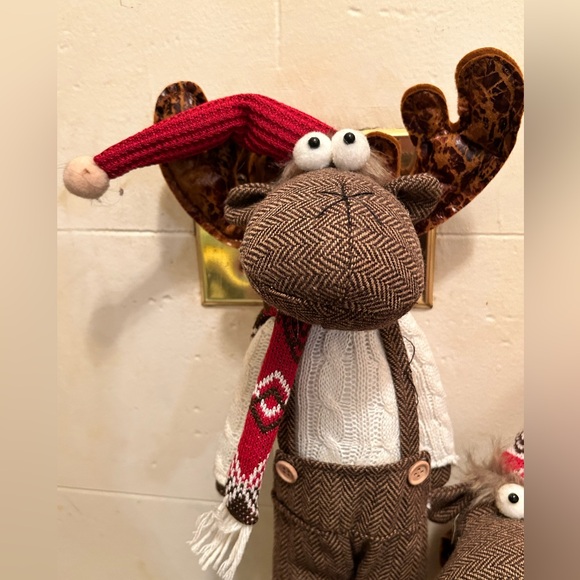 Hudson Bay reindeer stuffed animals (BUNDLE-for the two reindeers) - Picture 2 of 4